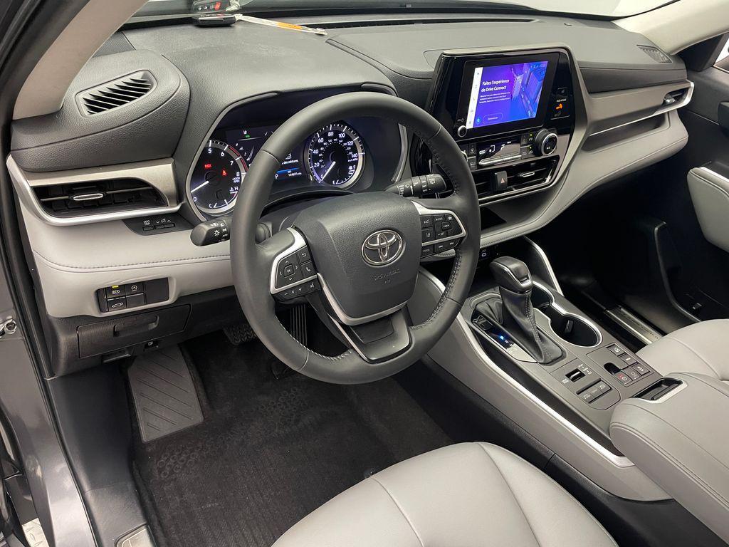 used 2023 Toyota Highlander car, priced at $23,900