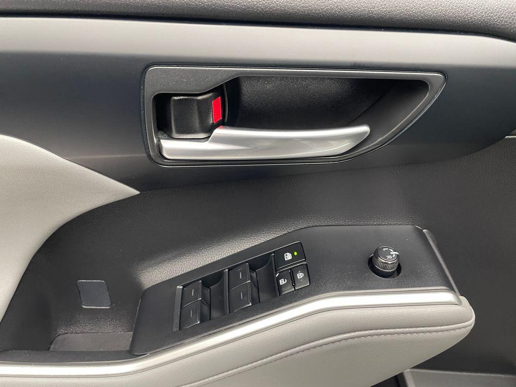 used 2023 Toyota Highlander car, priced at $23,900