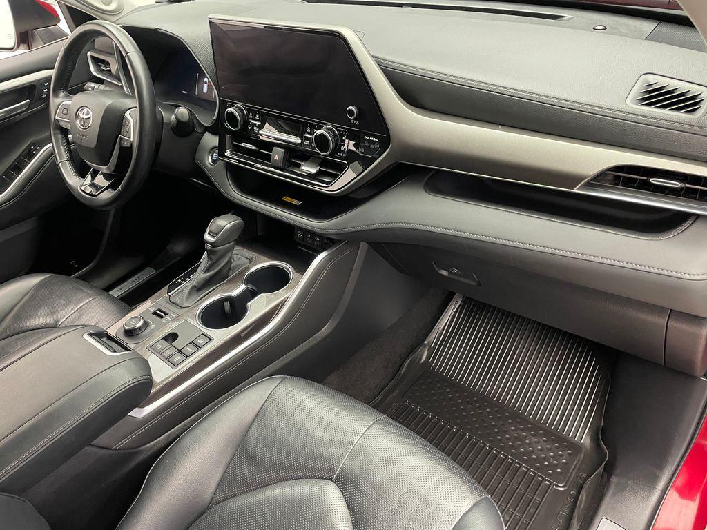 used 2023 Toyota Highlander car, priced at $38,900