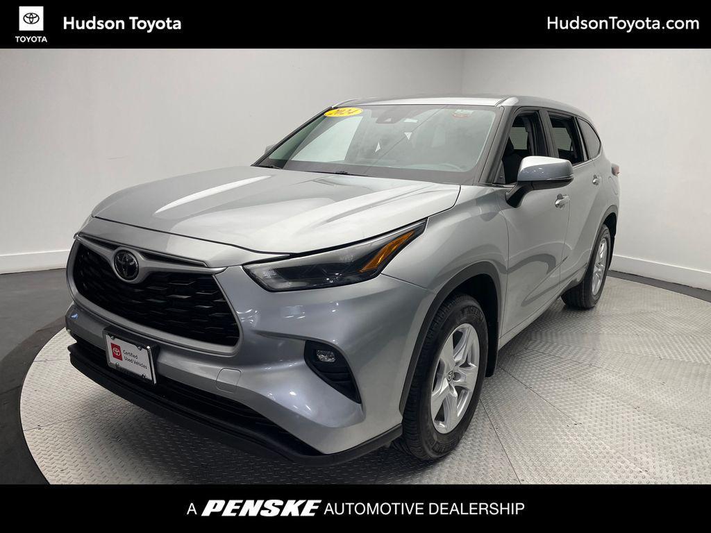used 2024 Toyota Highlander car, priced at $35,700