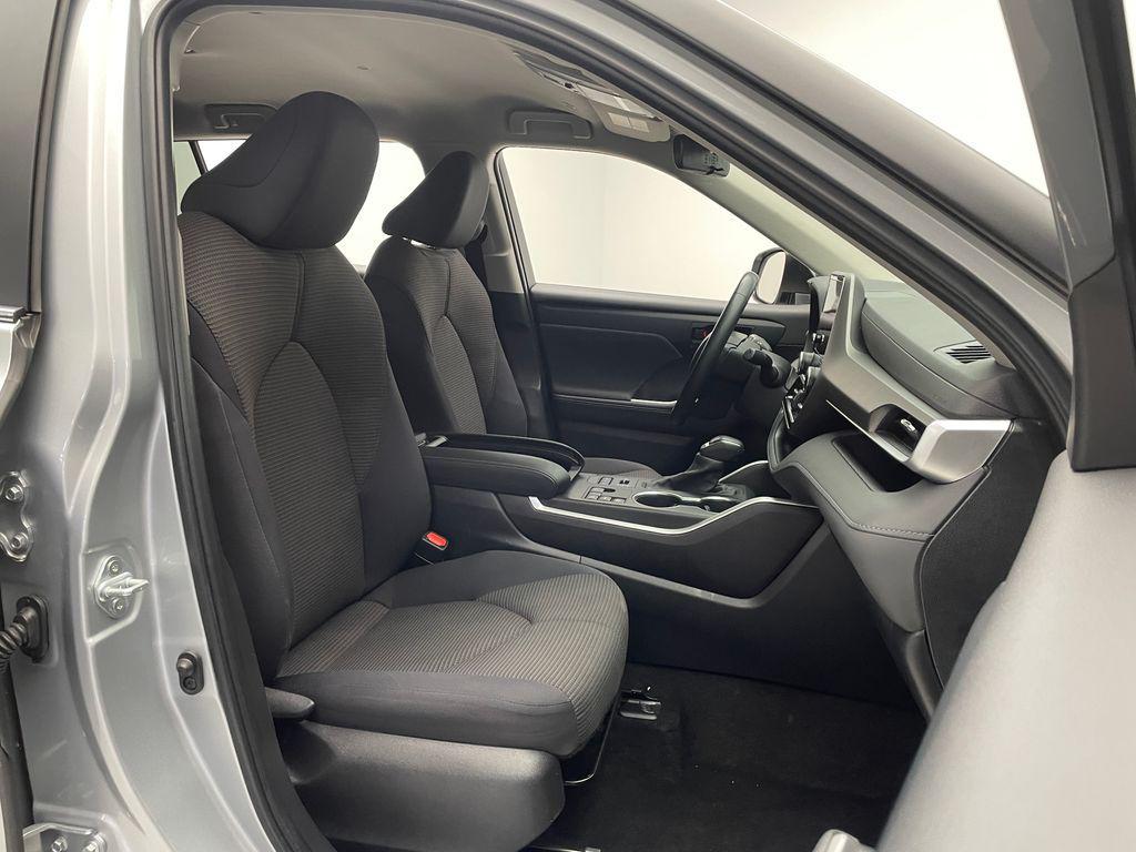 used 2024 Toyota Highlander car, priced at $35,700