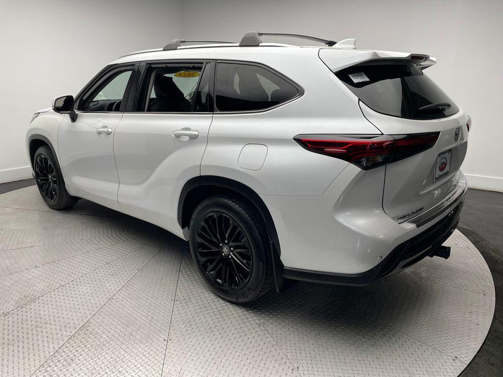 used 2023 Toyota Highlander car, priced at $42,900