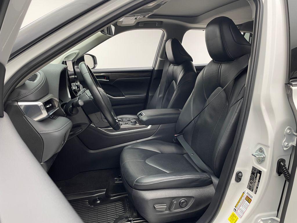 used 2023 Toyota Highlander car, priced at $42,900