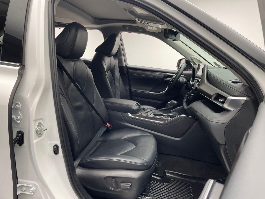 used 2023 Toyota Highlander car, priced at $42,900