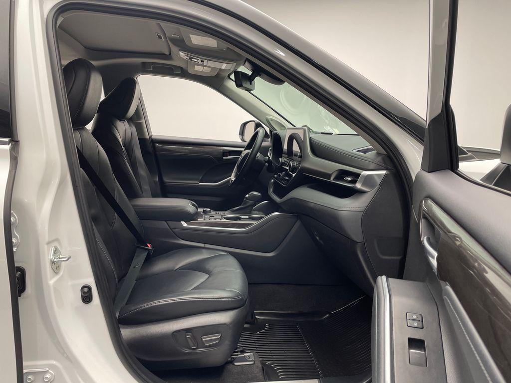 used 2023 Toyota Highlander car, priced at $42,900