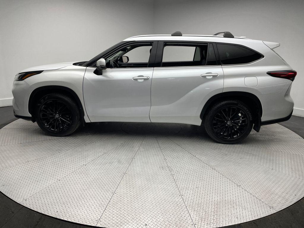 used 2023 Toyota Highlander car, priced at $42,900
