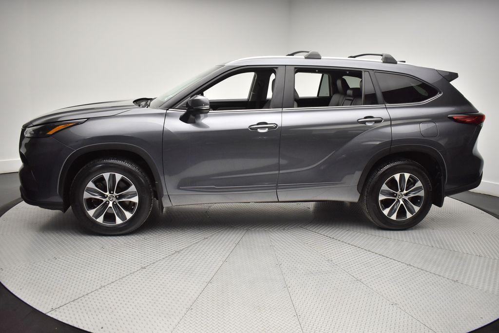 used 2023 Toyota Highlander car, priced at $34,900