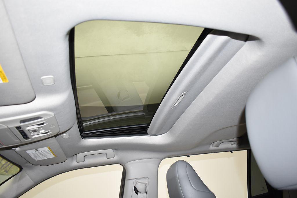 used 2023 Toyota Highlander car, priced at $34,900