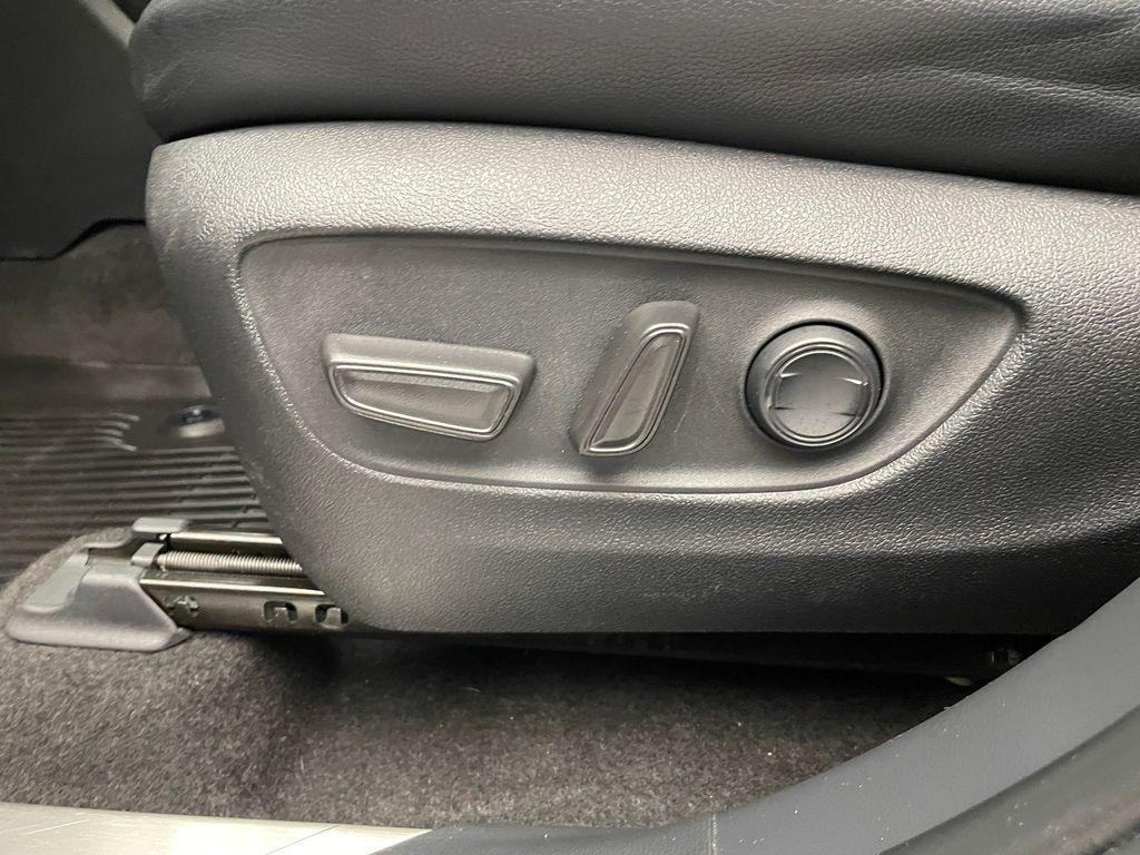 used 2023 Toyota Highlander car, priced at $38,900