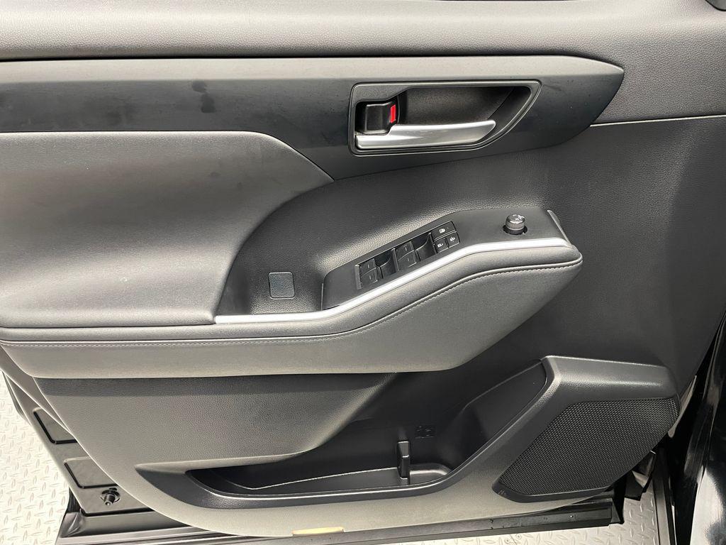 used 2023 Toyota Highlander car, priced at $38,900