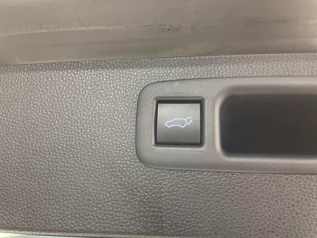 2021 Moon Dust Toyota Highlander
