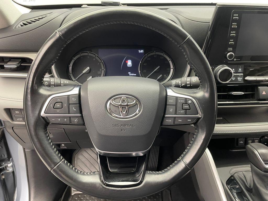 2021 Moon Dust Toyota Highlander