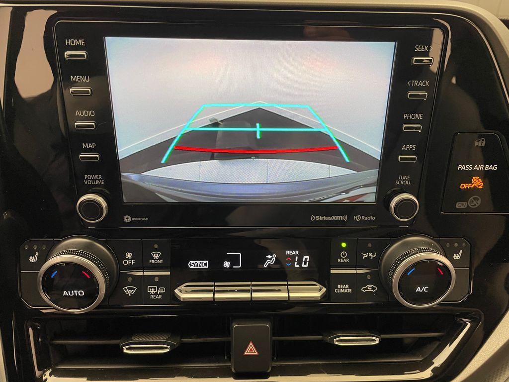 2021 Moon Dust Toyota Highlander