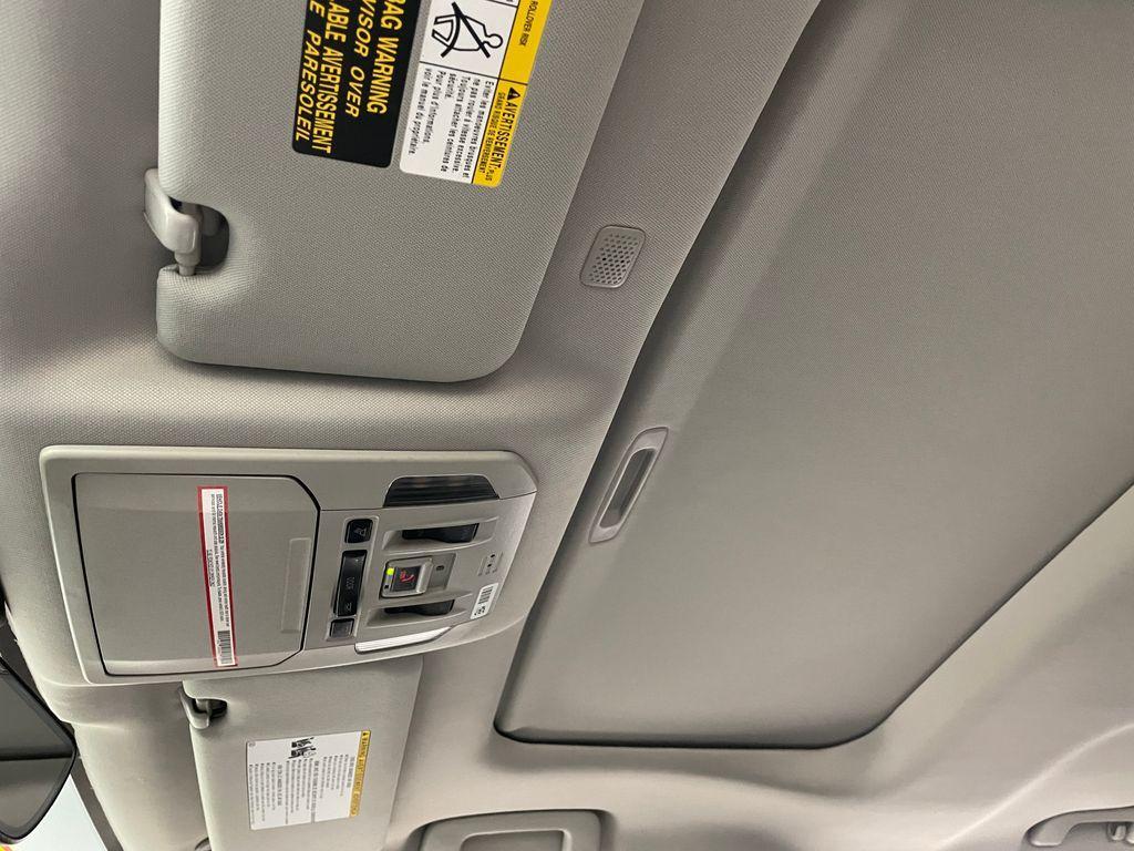 2021 Moon Dust Toyota Highlander