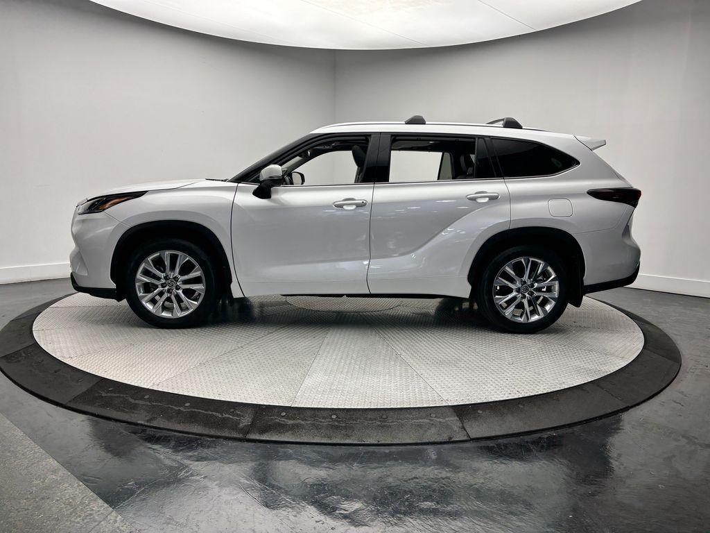 used 2024 Toyota Highlander car, priced at $46,900