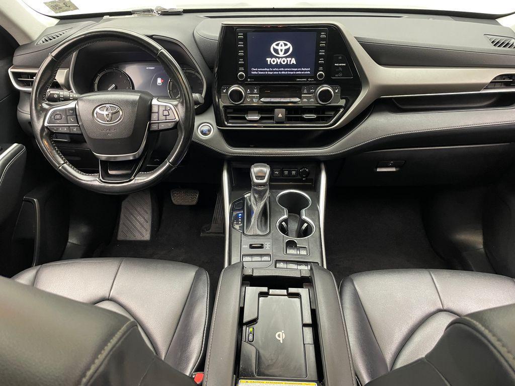 used 2021 Toyota Highlander car, priced at $33,900