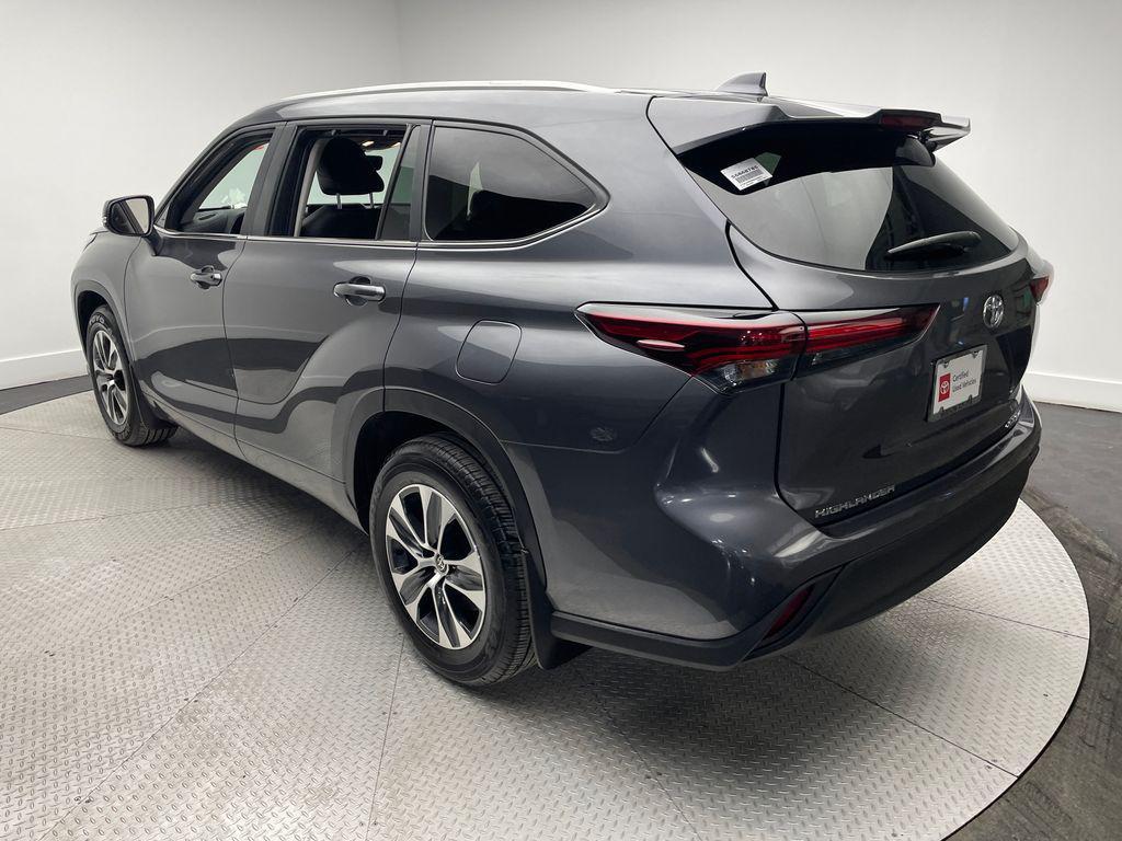 used 2025 Toyota Highlander car, priced at $44,900