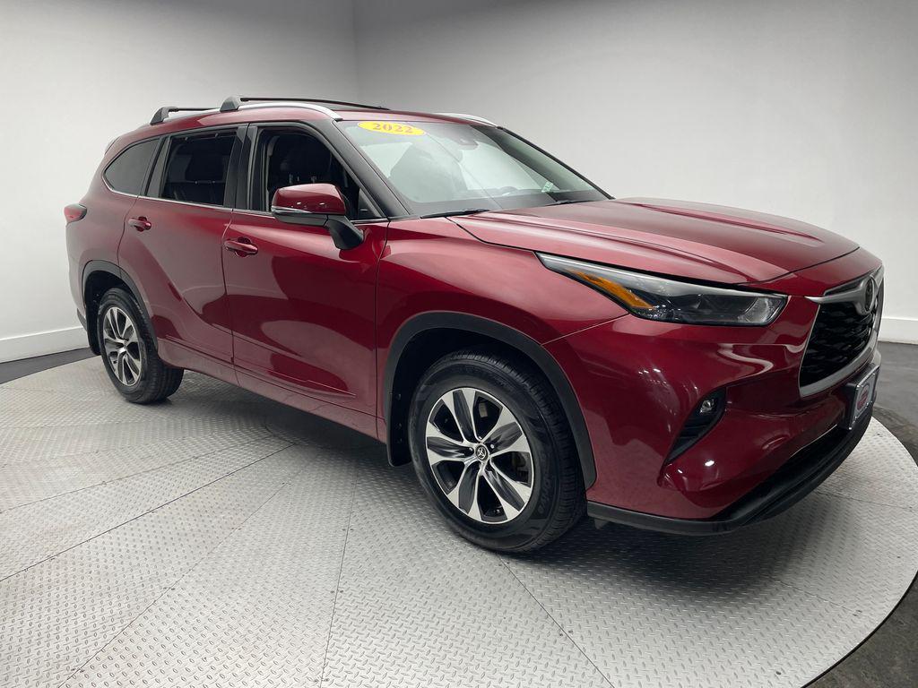used 2022 Toyota Highlander car, priced at $34,900