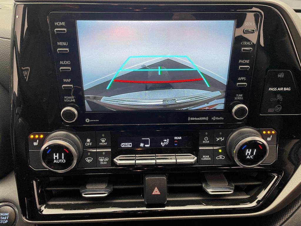 used 2022 Toyota Highlander car, priced at $34,900