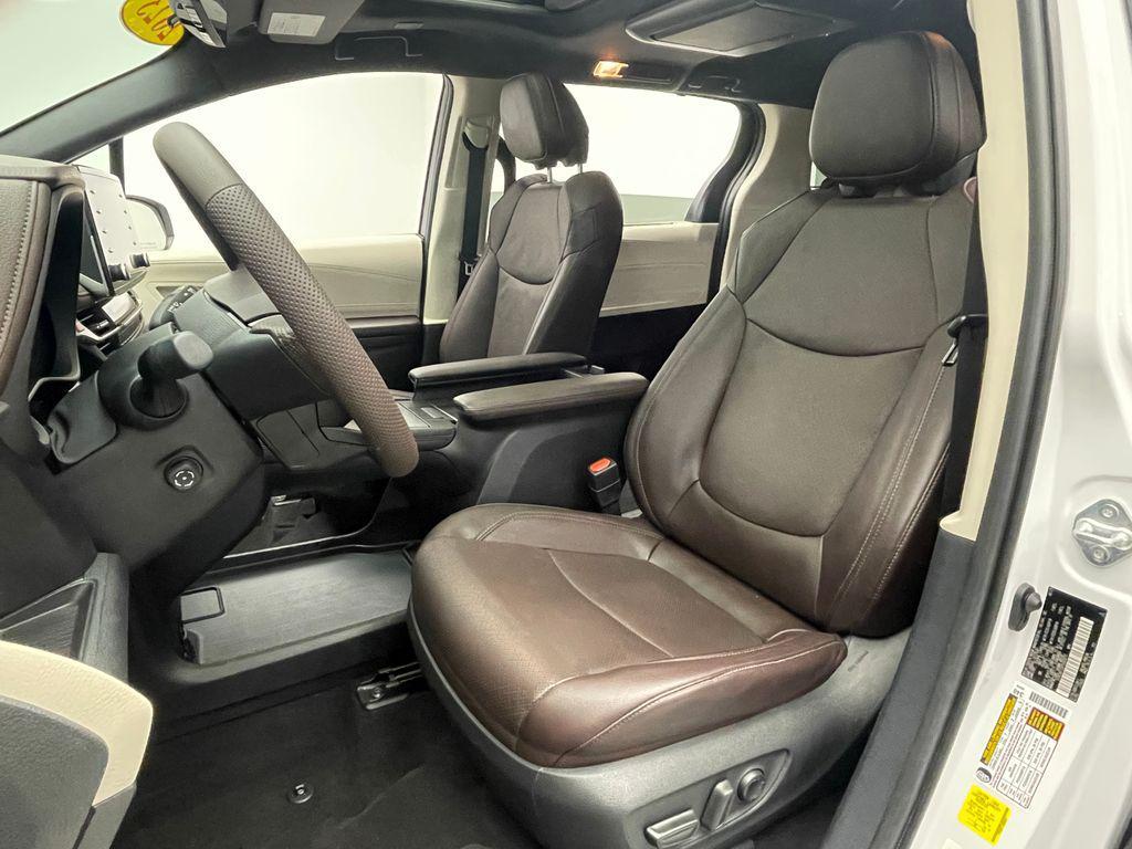 used 2023 Toyota Sienna car, priced at $51,900