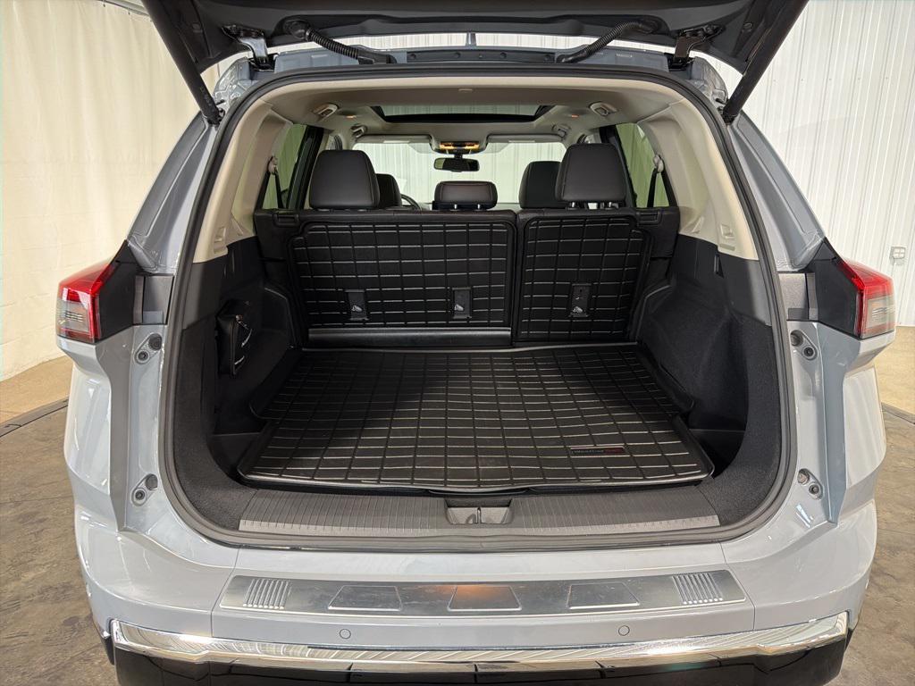 used 2024 Nissan Rogue car, priced at $31,983