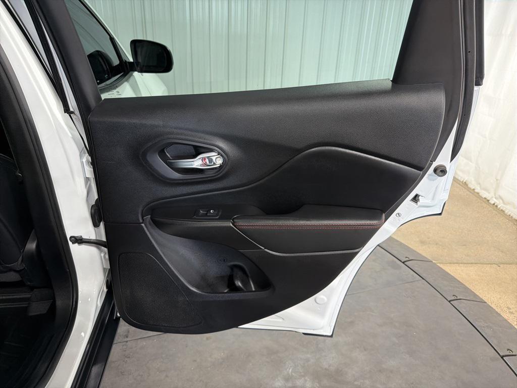 used 2020 Jeep Cherokee car, priced at $21,983