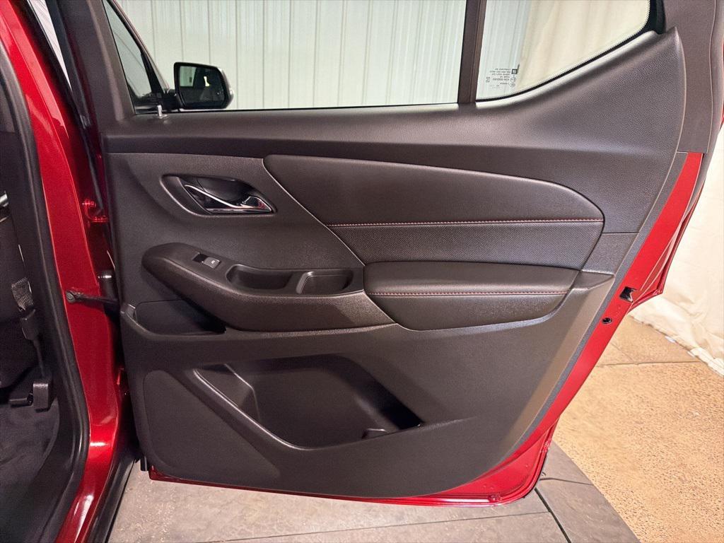 used 2024 Chevrolet Traverse car, priced at $39,983