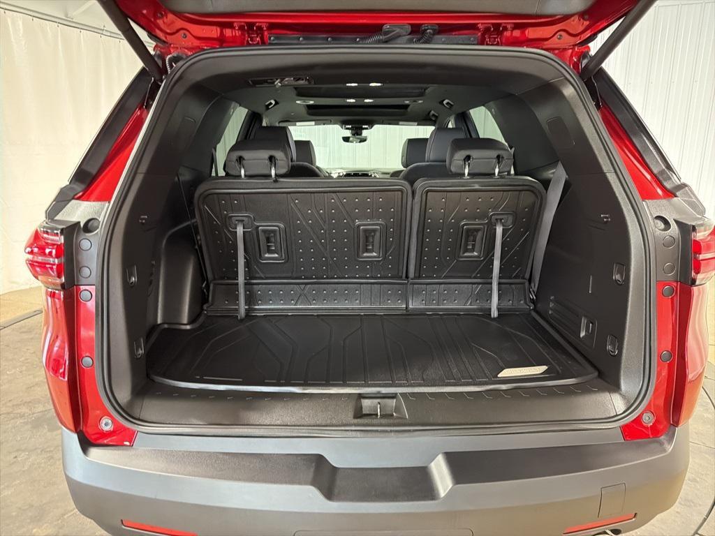 used 2024 Chevrolet Traverse car, priced at $39,983