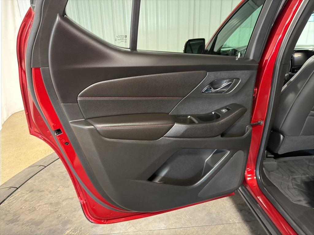 used 2024 Chevrolet Traverse car, priced at $39,983