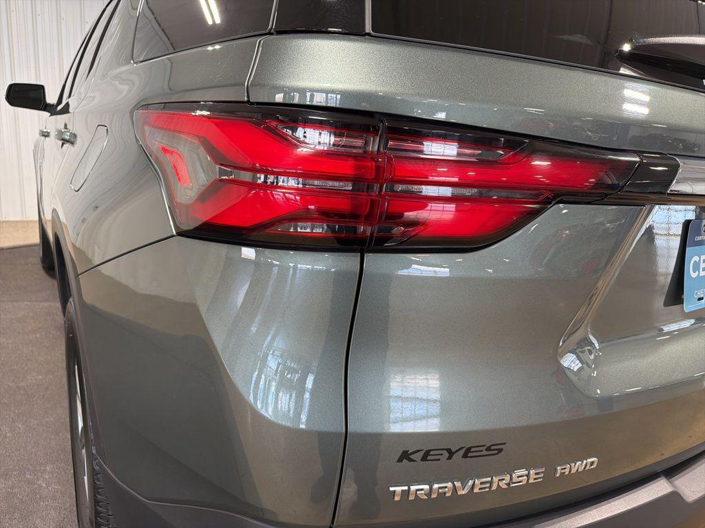 used 2023 Chevrolet Traverse car, priced at $31,983