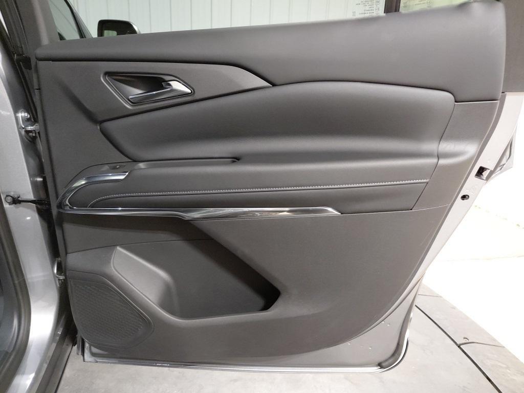 new 2026 Chevrolet Traverse car, priced at $47,195