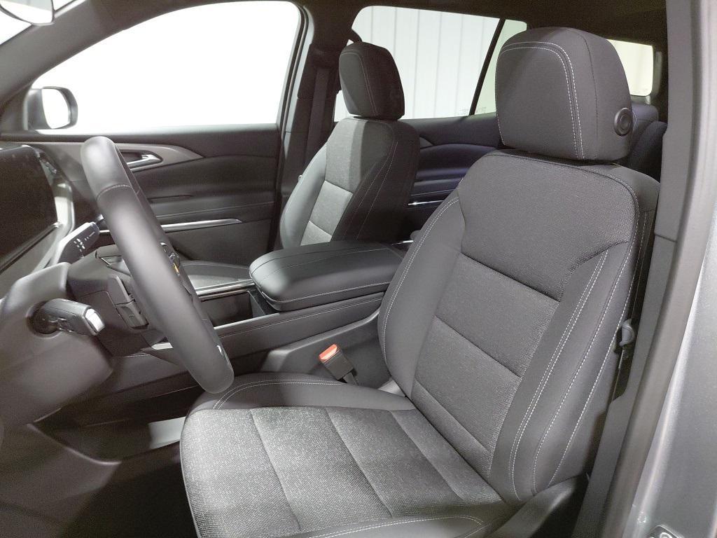 new 2026 Chevrolet Traverse car, priced at $47,195