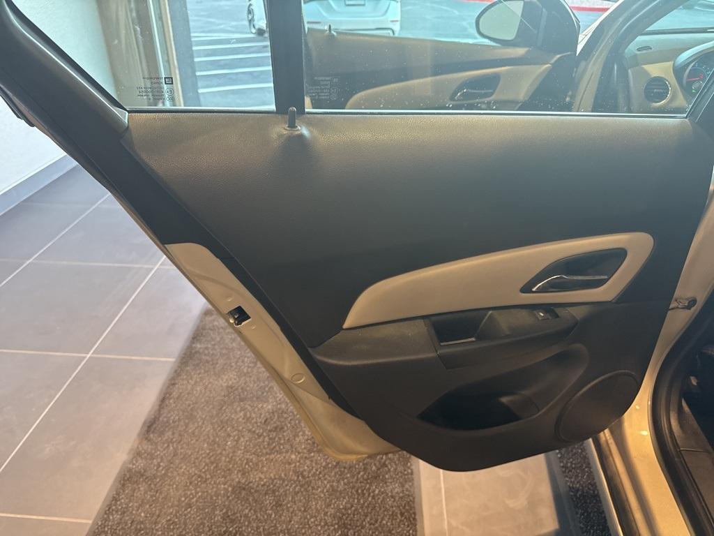 used 2014 Chevrolet Cruze car, priced at $9,350