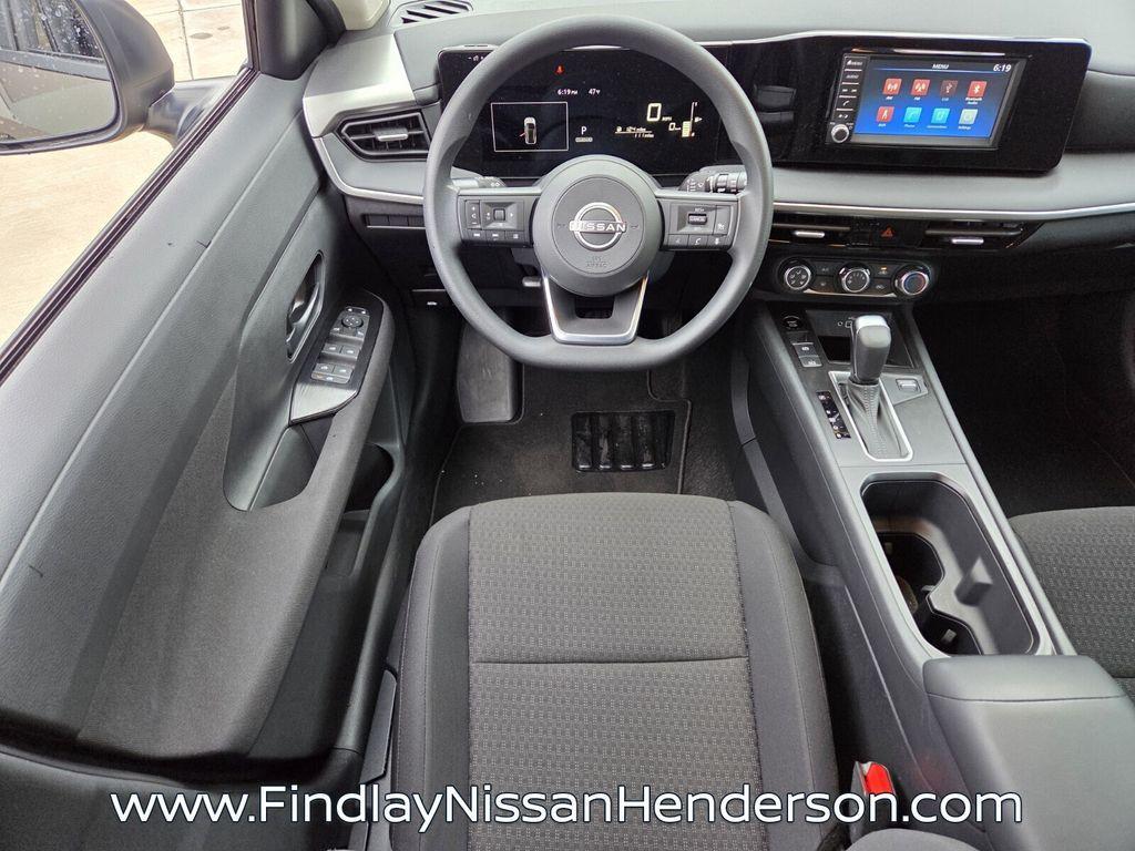 new 2025 Nissan Kicks car, priced at $22,401