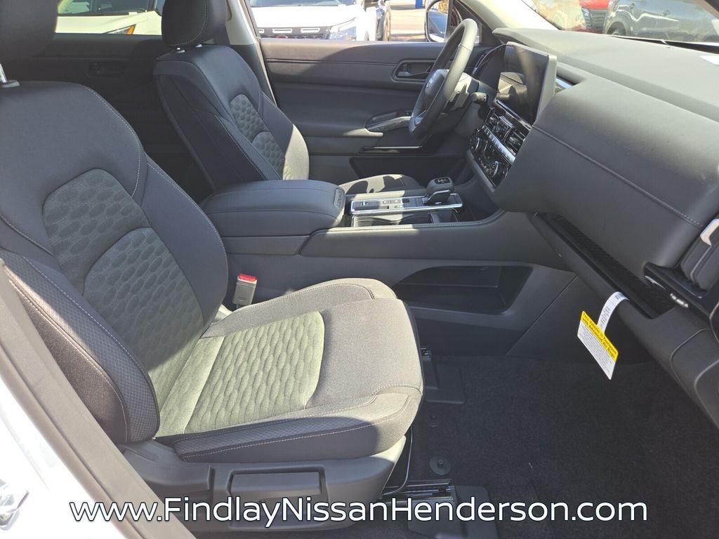 new 2026 Nissan Pathfinder car, priced at $40,009