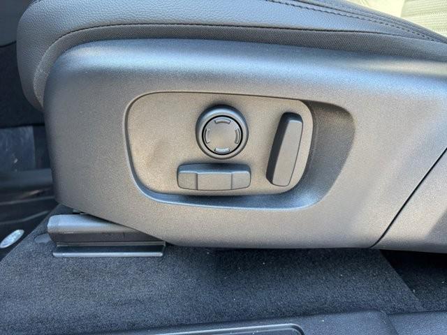 new 2025 Land Rover Discovery Sport car, priced at $52,995