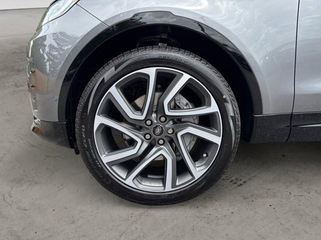 new 2025 Land Rover Discovery car, priced at $74,995