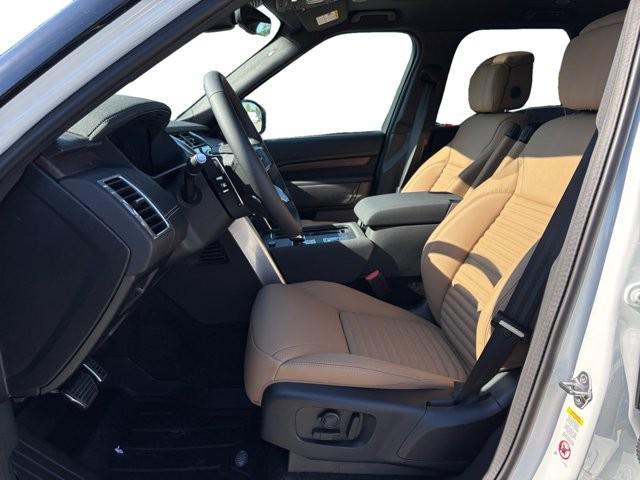 new 2025 Land Rover Discovery car, priced at $78,995