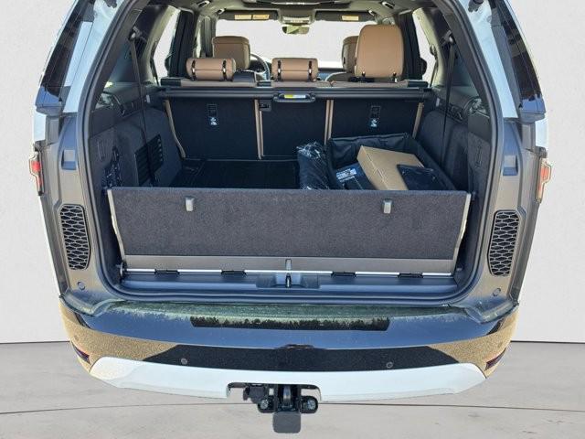 new 2025 Land Rover Discovery car, priced at $78,995