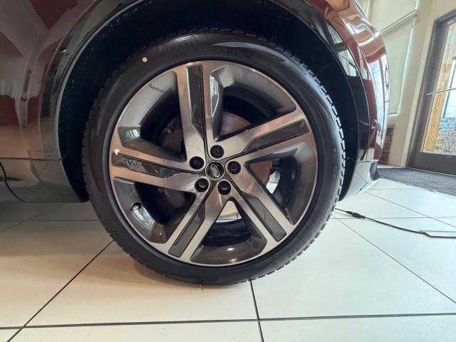 new 2026 Land Rover Discovery car, priced at $82,176