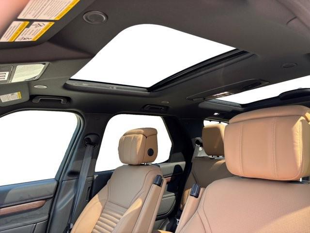new 2025 Land Rover Discovery car, priced at $78,518