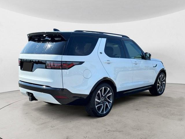 new 2025 Land Rover Discovery car, priced at $78,518