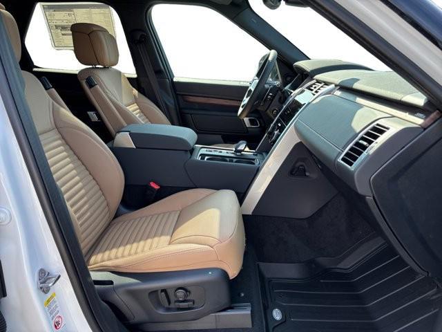 new 2025 Land Rover Discovery car, priced at $78,518
