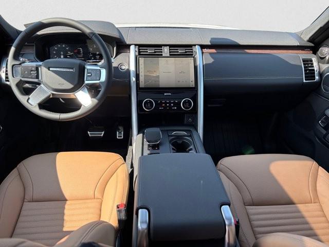 new 2025 Land Rover Discovery car, priced at $78,518