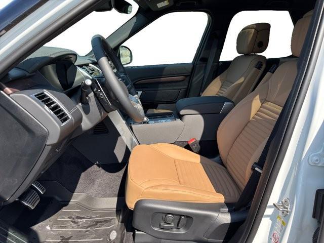 new 2025 Land Rover Discovery car, priced at $78,518