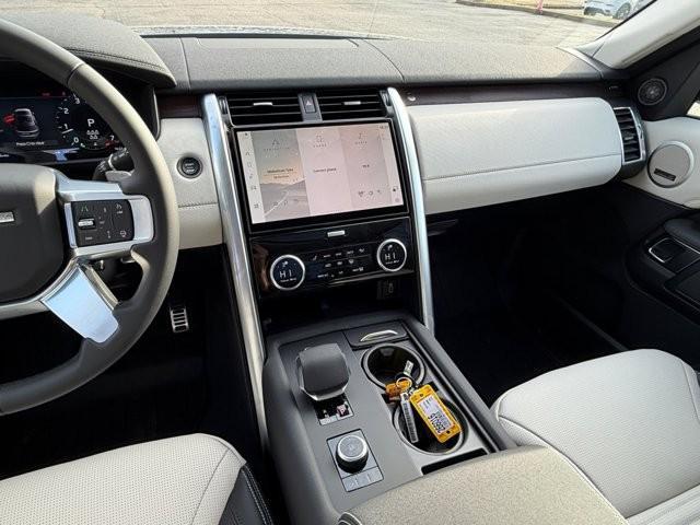new 2026 Land Rover Discovery car, priced at $78,041