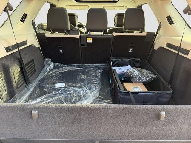 new 2026 Land Rover Discovery car, priced at $78,041