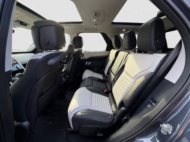 new 2026 Land Rover Discovery car, priced at $78,041