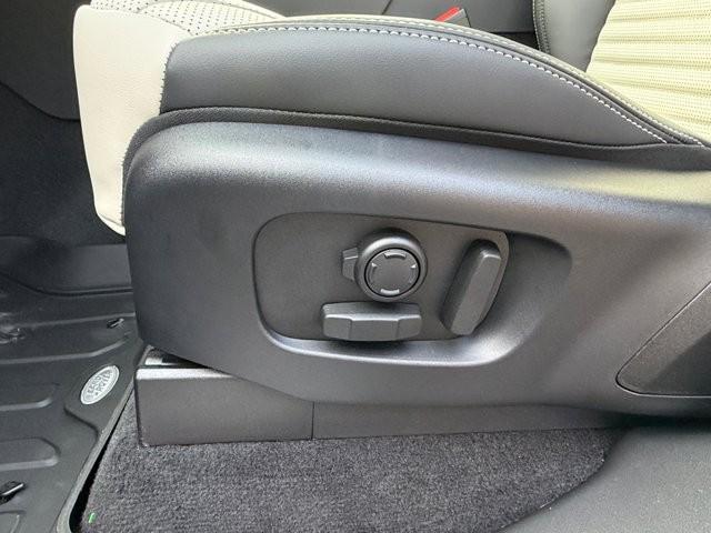 new 2026 Land Rover Discovery car, priced at $78,041