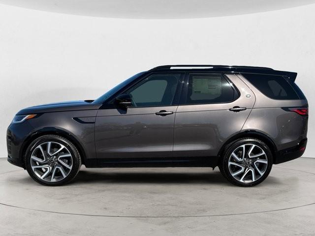 new 2025 Land Rover Discovery car, priced at $78,995